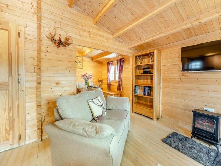 Lochinvar - Clydesdale Log Cabin With Hot Tub Airdrie Εξωτερικό φωτογραφία