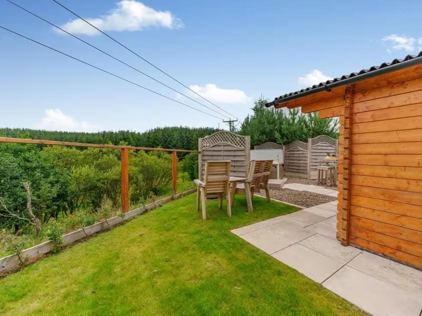 Lochinvar - Clydesdale Log Cabin With Hot Tub Airdrie Εξωτερικό φωτογραφία